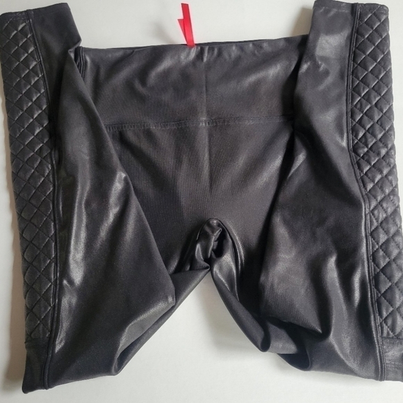 Spanx quilted faux leather leggings size medium. - Picture 4 of 9